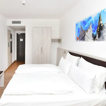 Huerner Otel